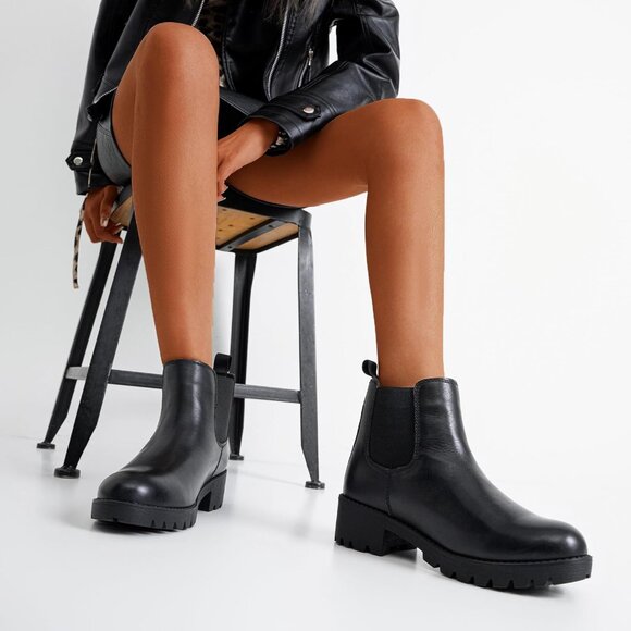 Vepose Women's Black Leather Chunky Block Heel Chelsea Ankle Pull-On Booties - Picture 2 of 8